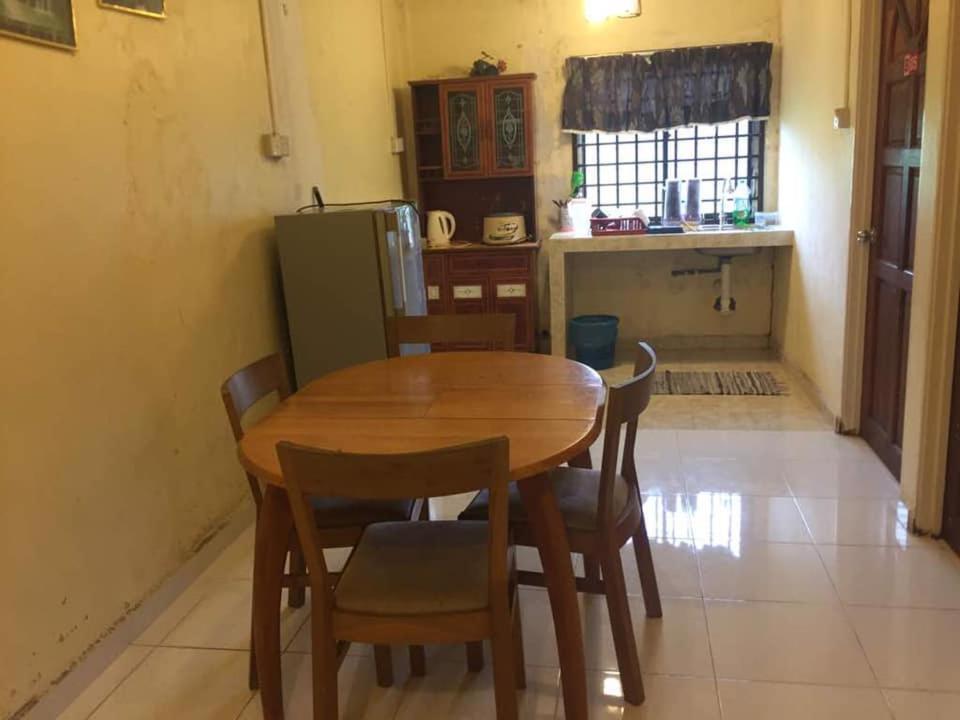 Trisya Homestay Kuala Terengganu Bagian luar foto